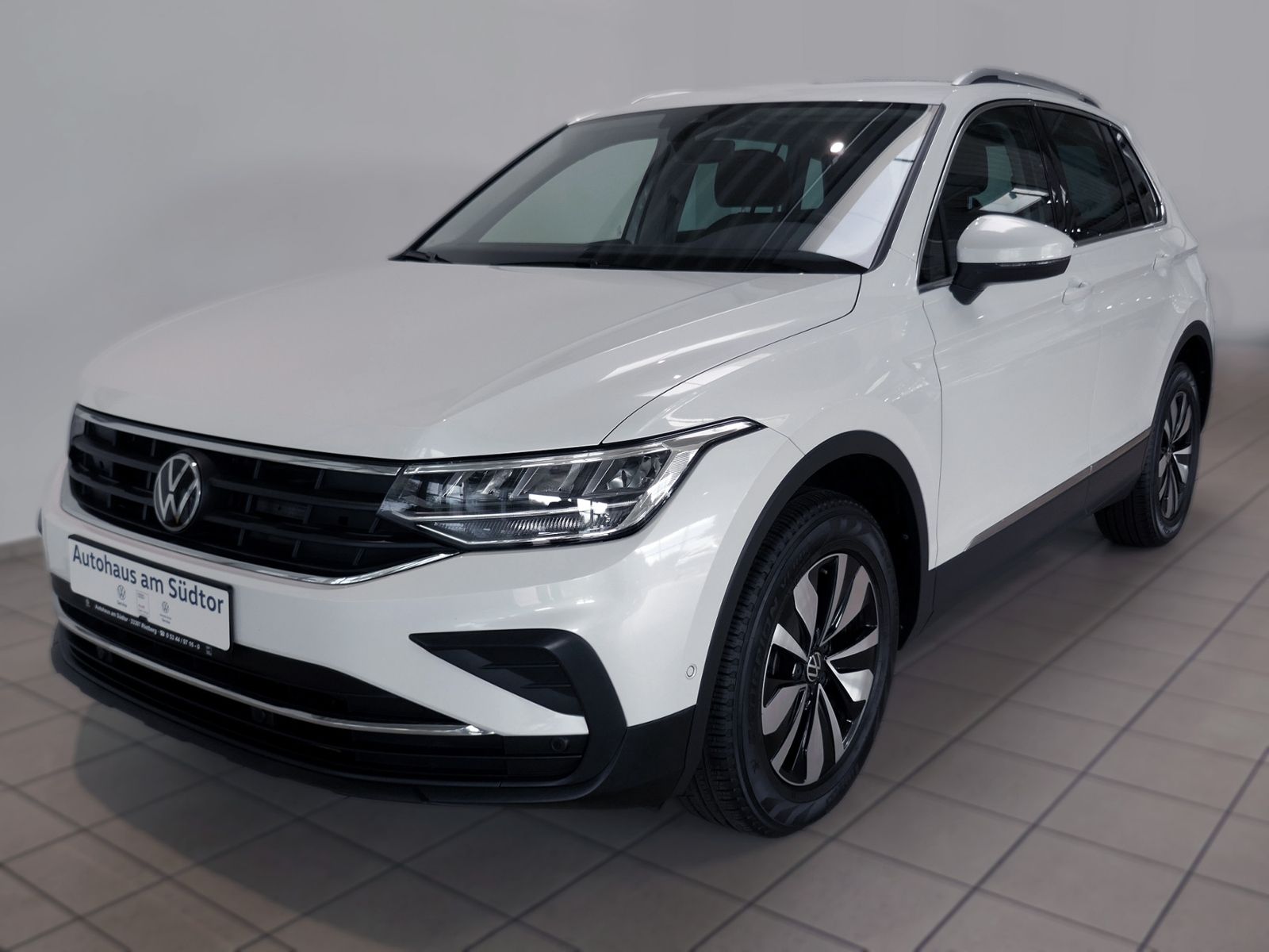 Fahrzeugabbildung Volkswagen Tiguan MOVE 2.0 TDI DSG | LED RFK ACC Navi