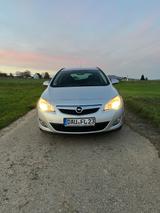 Opel Astra Sports Tourer 1.4 eco Flex - Opel Astra mit Diesel-Antrieb: 1.4