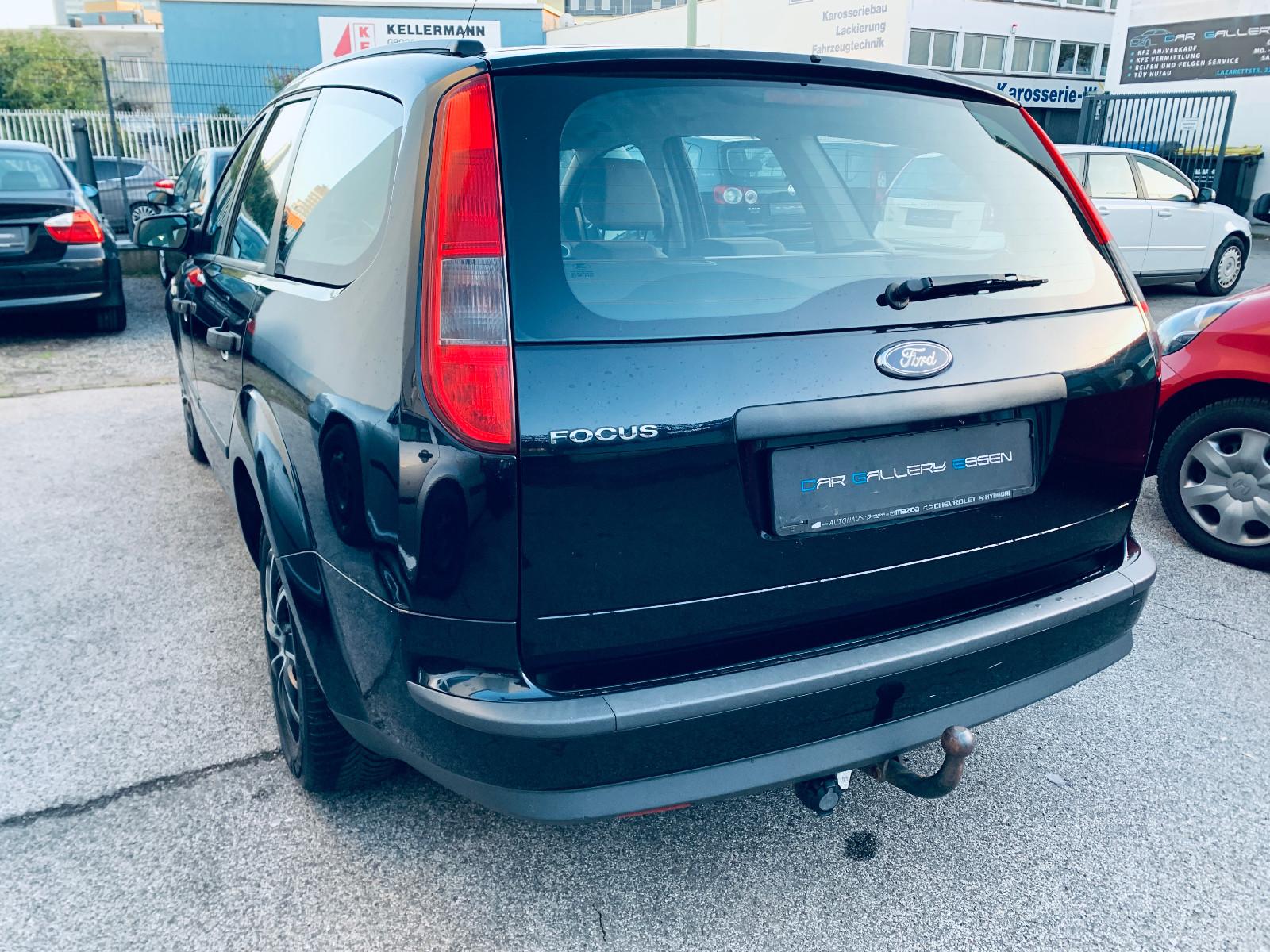Ford Focus 2005 — photo 12