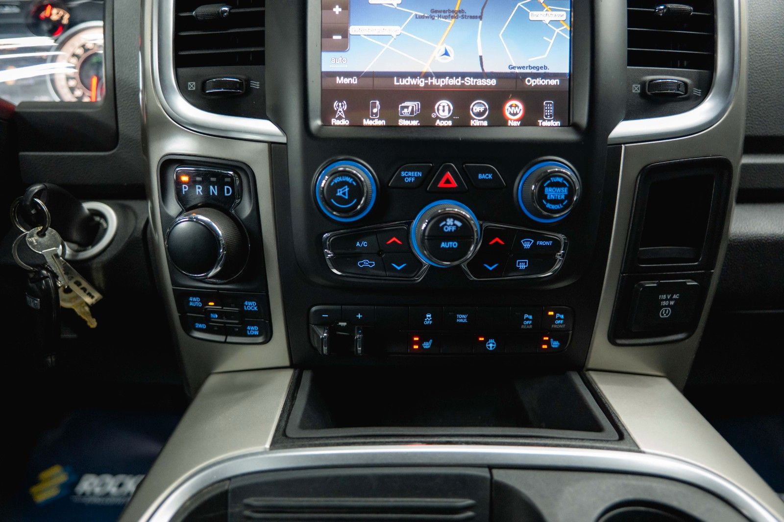 Fahrzeugabbildung Dodge RAM 5.7 V8 HEMI 4x4 Offroad Night  LONGBED*LPG*