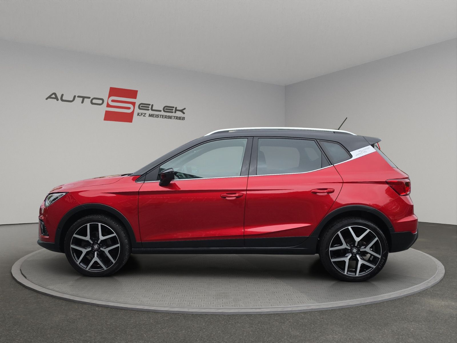 Fahrzeugabbildung SEAT Arona FR PDC SHZ AHK