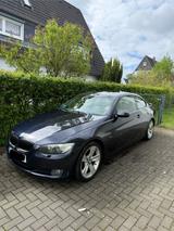 BMW 320i - - BMW 320 aus 2009: Coupe