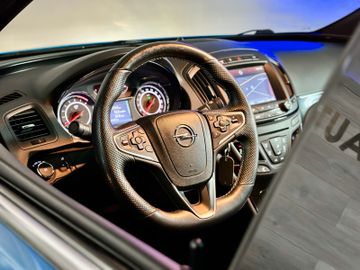 Fahrzeugabbildung Opel Insignia A OPC**ALLRAD**BOSE**BI-XENON**