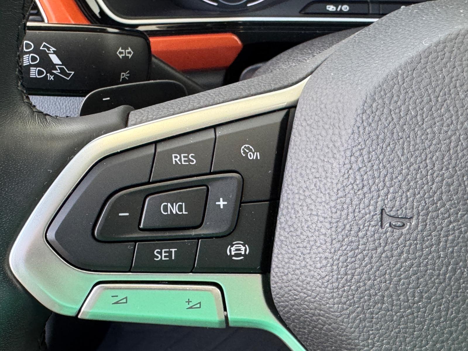 Volkswagen T-Cross 1.0 TSI"Style Orange-Design"Autom./Top !