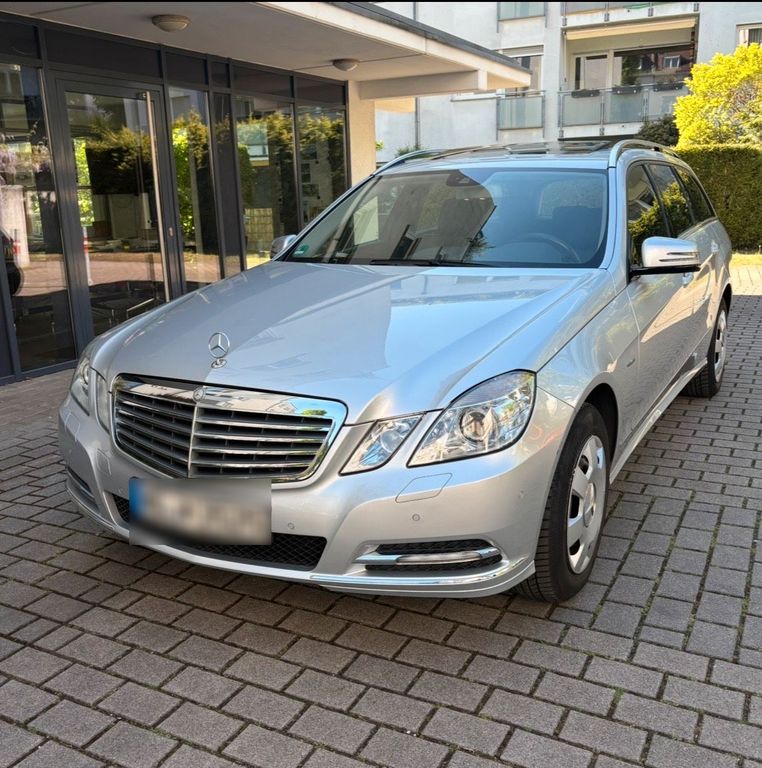 Image of Mercedes-Benz E 250