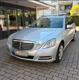 Mercedes-Benz S212 E250 ELEGANCE - Mercedes-Benz E 250 in Frankfurt (Main)
