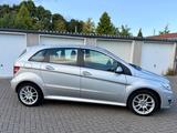 Mercedes-Benz  B200 Automatik Navi Unfallfrei TÜV 05/26 - Mercedes-Benz B 200 in Braunschweig