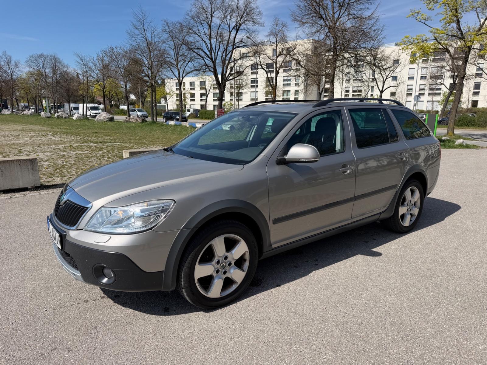 Skoda Octavia Combi Scout 4X4 2.0 TDI 1-Hand Euro-5