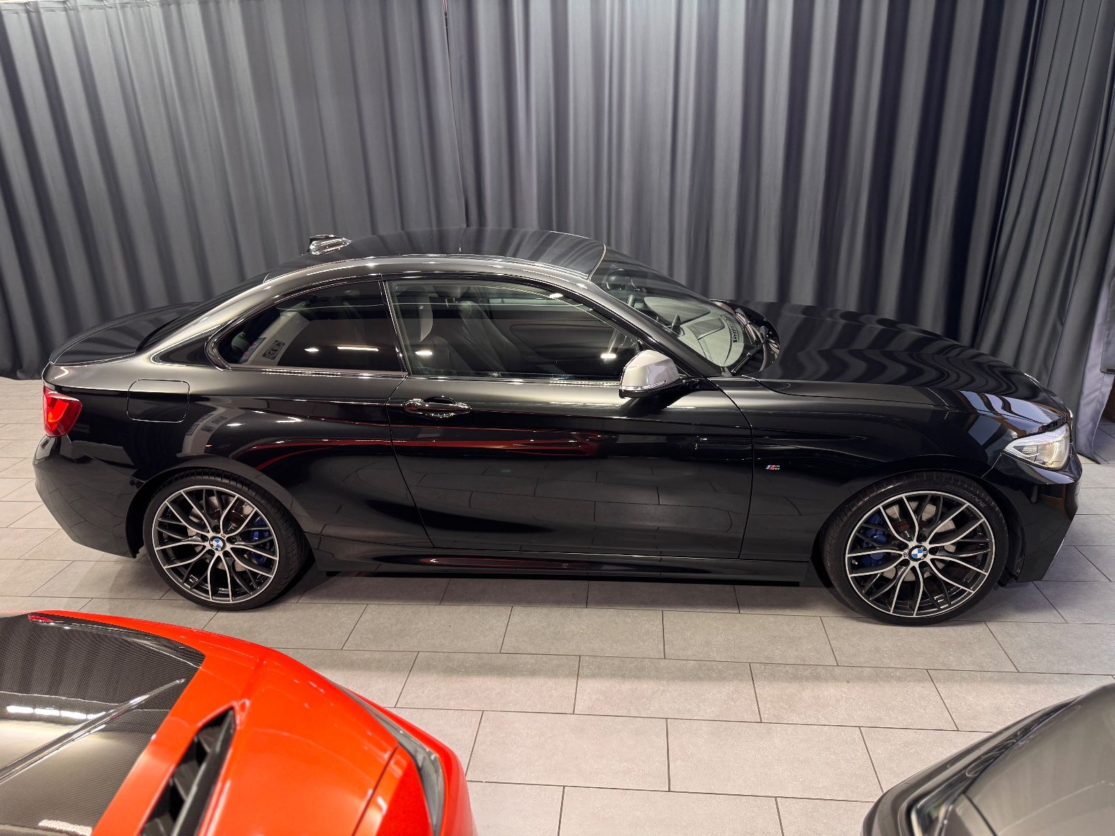 Fahrzeugabbildung BMW M240i Coupe xDrive|M-PERFORMANCE|1.HAND|