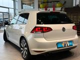 Volkswagen Golf VII Lim. Highline *R-Line*SHZ*Xenon* - VW Golf Gebrauchtwagen in Bielefeld