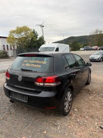 Volkswagen Golf - 2