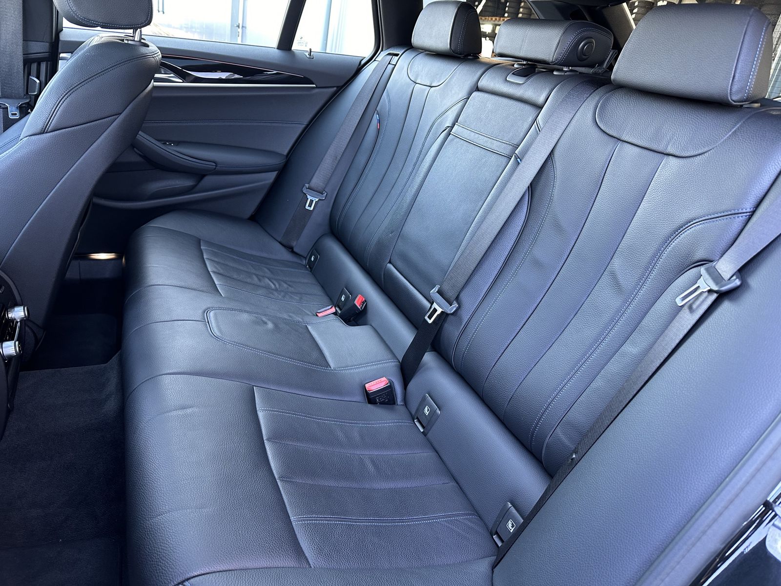 Fahrzeugabbildung BMW 540i Touring xDrive M-Sport NAV+LASER+AHK+PANORA