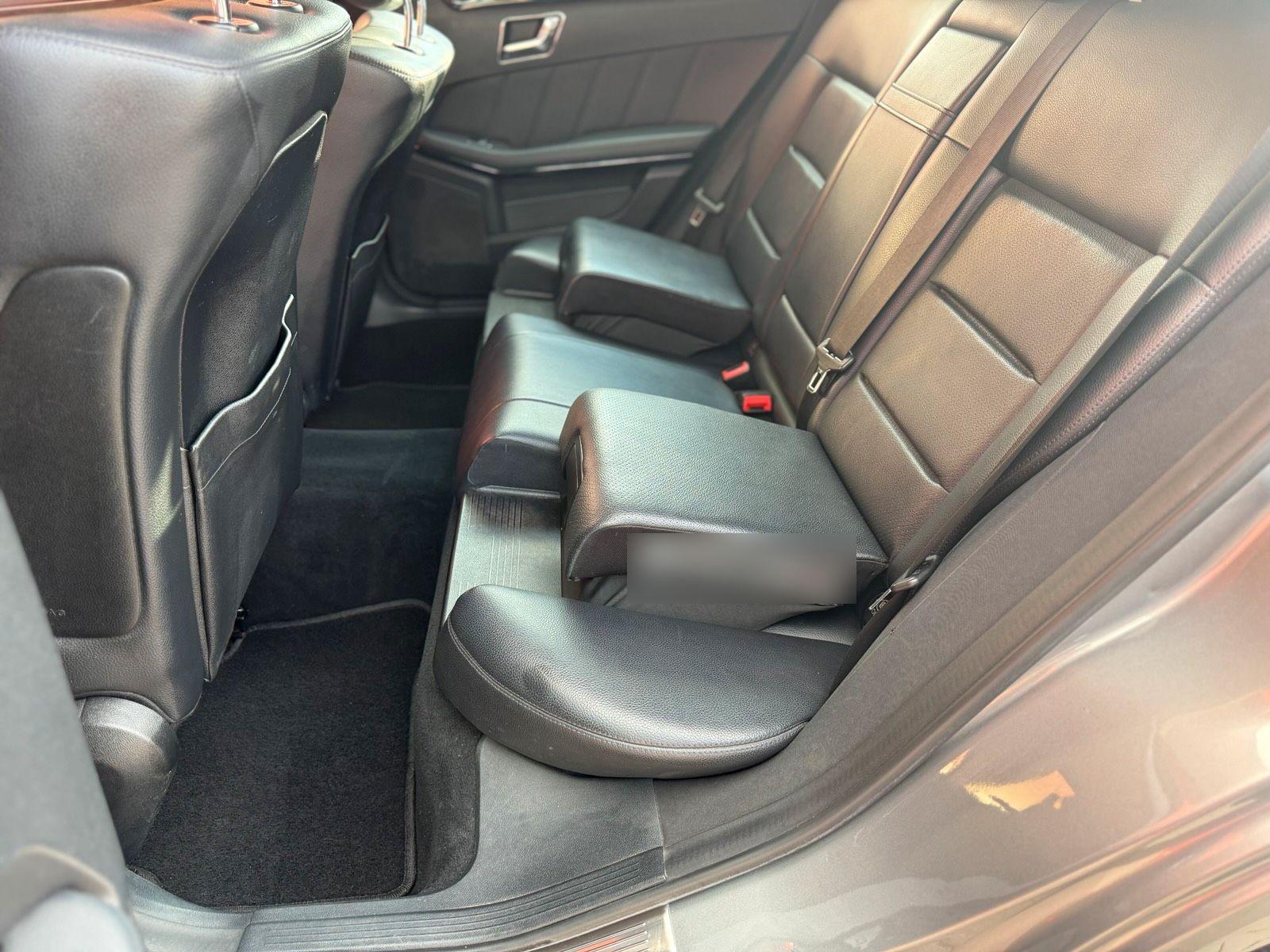 Mercedes-Benz E220 2011 — photo 11