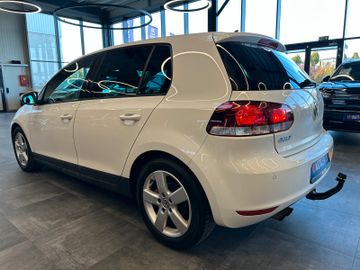 Volkswagen Golf VI*TEMPO*NAVI*PDC*ALCANTARA*1-HAND*