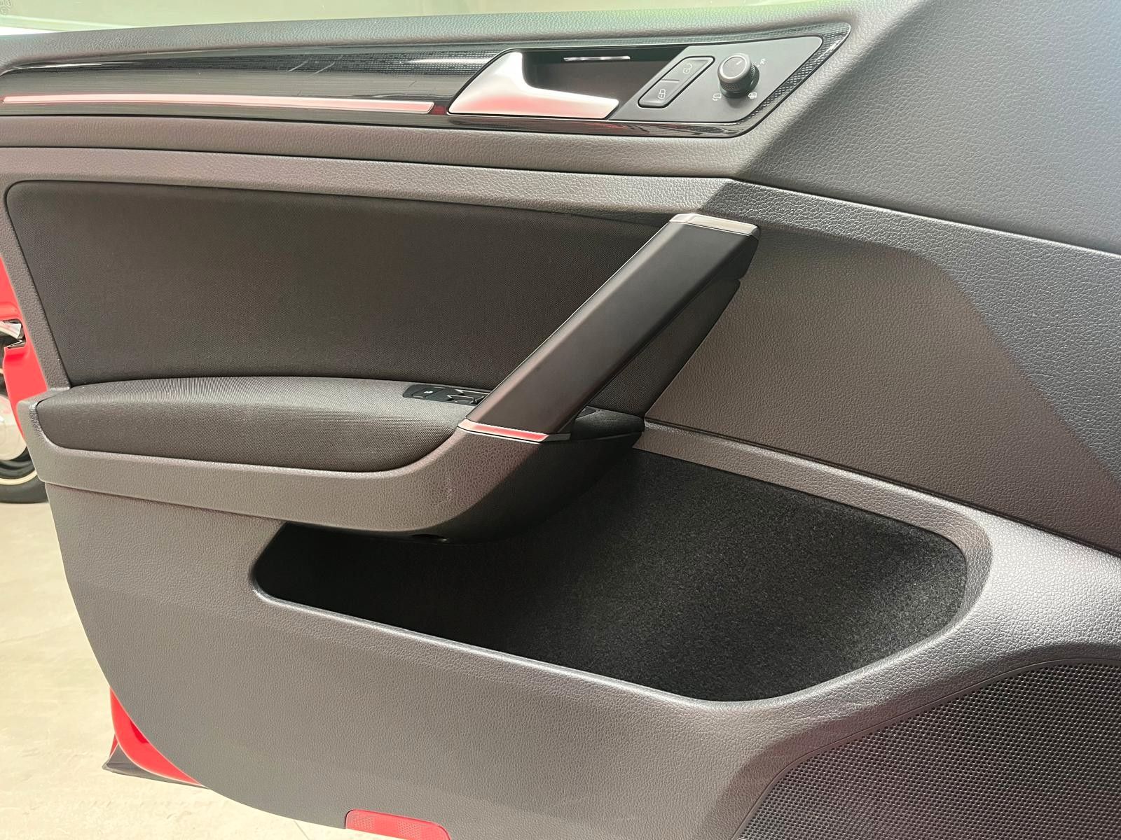 Fahrzeugabbildung Volkswagen Golf VII Variant 2.0 TDI Highline*Pano*RFK*AHK*L