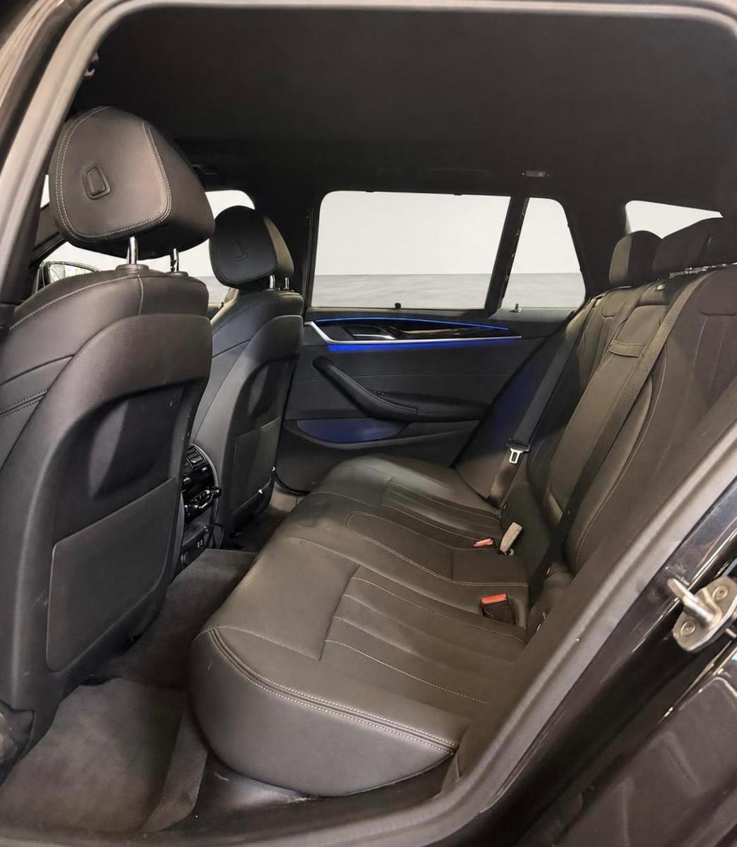 BMW 530d xDrive M-Sport PANO/AHK/LEDER/KEYLESS