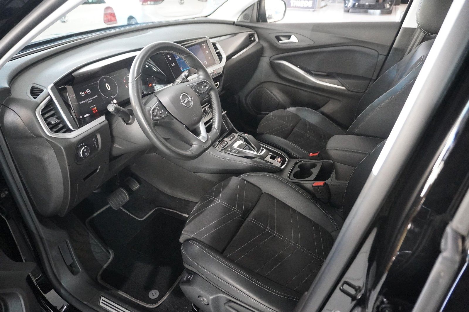 Fahrzeugabbildung Opel Grandland (X) ULTIMATE 4HYBRID NAVI/LED/SPORT/SH