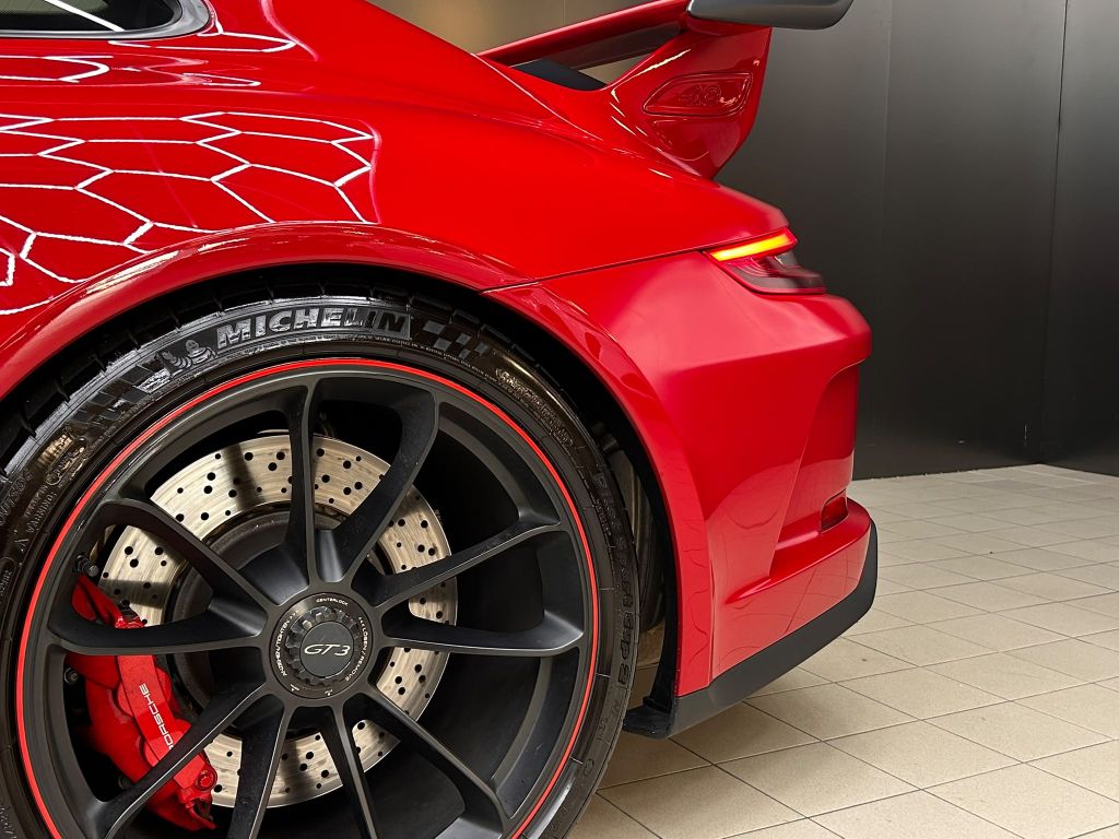 PORSCHE 911 2018