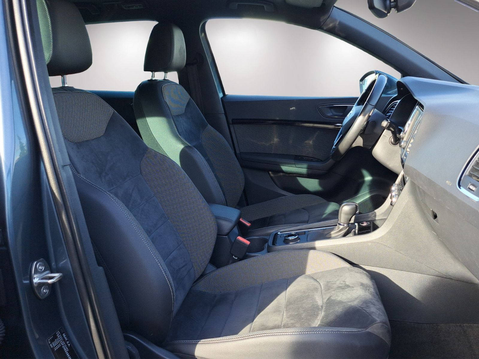 Ateca Xcellence 4Drive 2.0 TDI DSG AHK Panodach