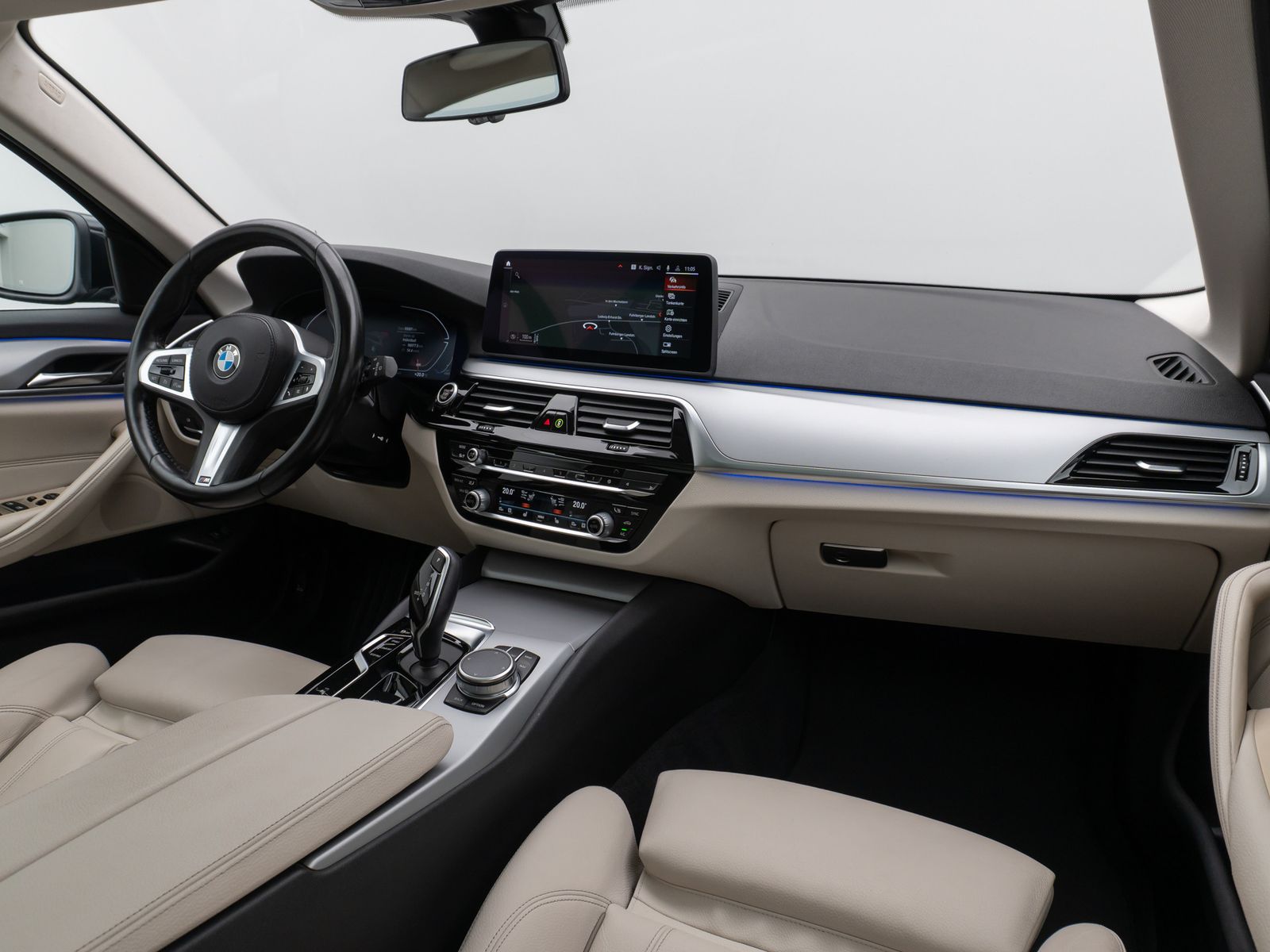 Fahrzeugabbildung BMW 530d  Panorama Kamera Laser HUD DAB HiFi Komfort