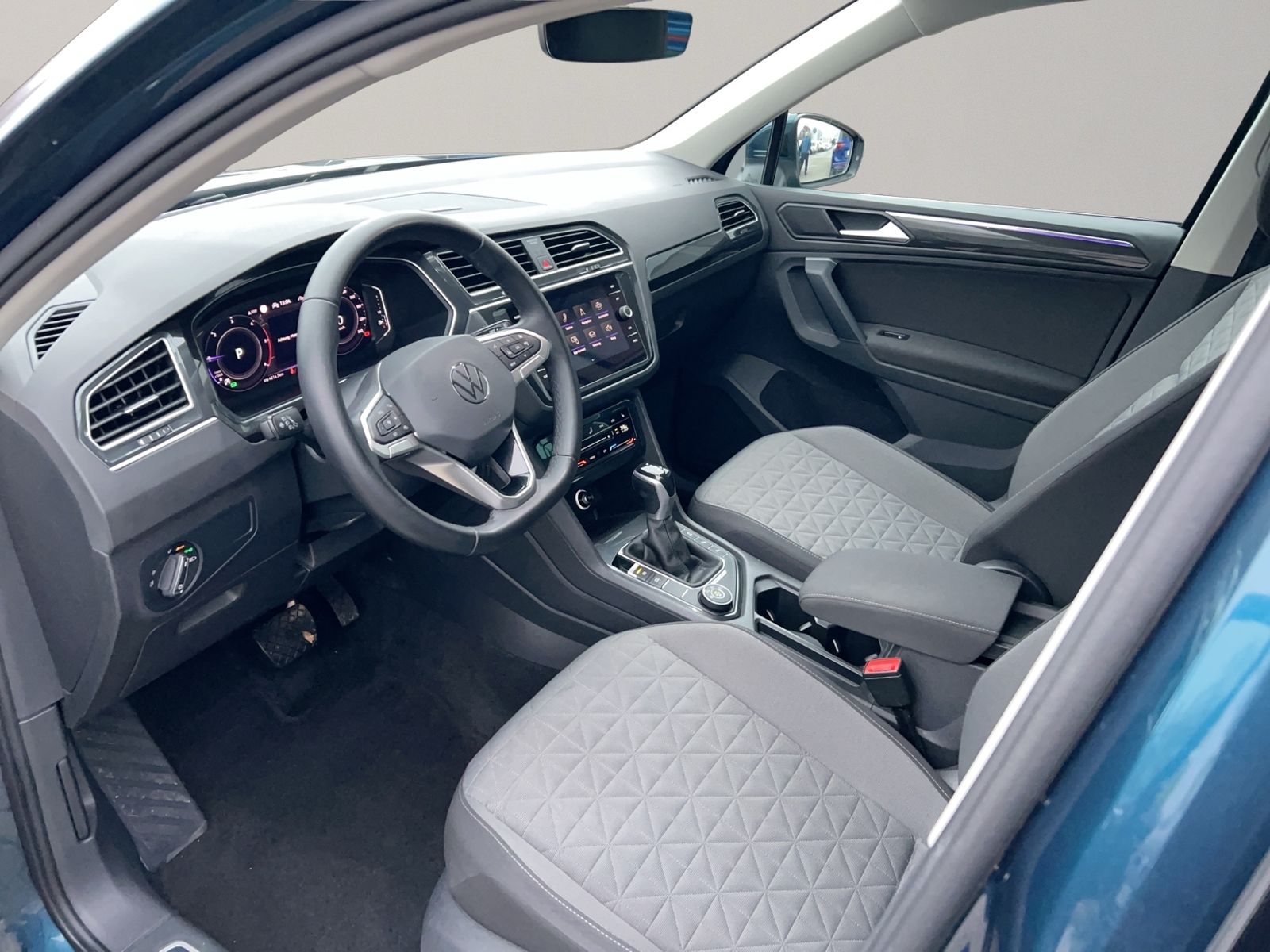 Tiguan Life 2,0 l TDI 4MOTION, AHK, IQ Light, Bu