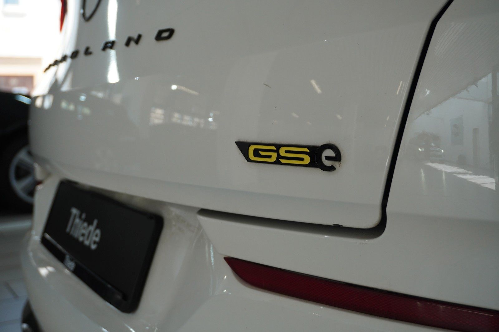 Fahrzeugabbildung Opel Grandland (X) 1.6T GSe HYBRID 4X4 NAVI/LED/SPORT