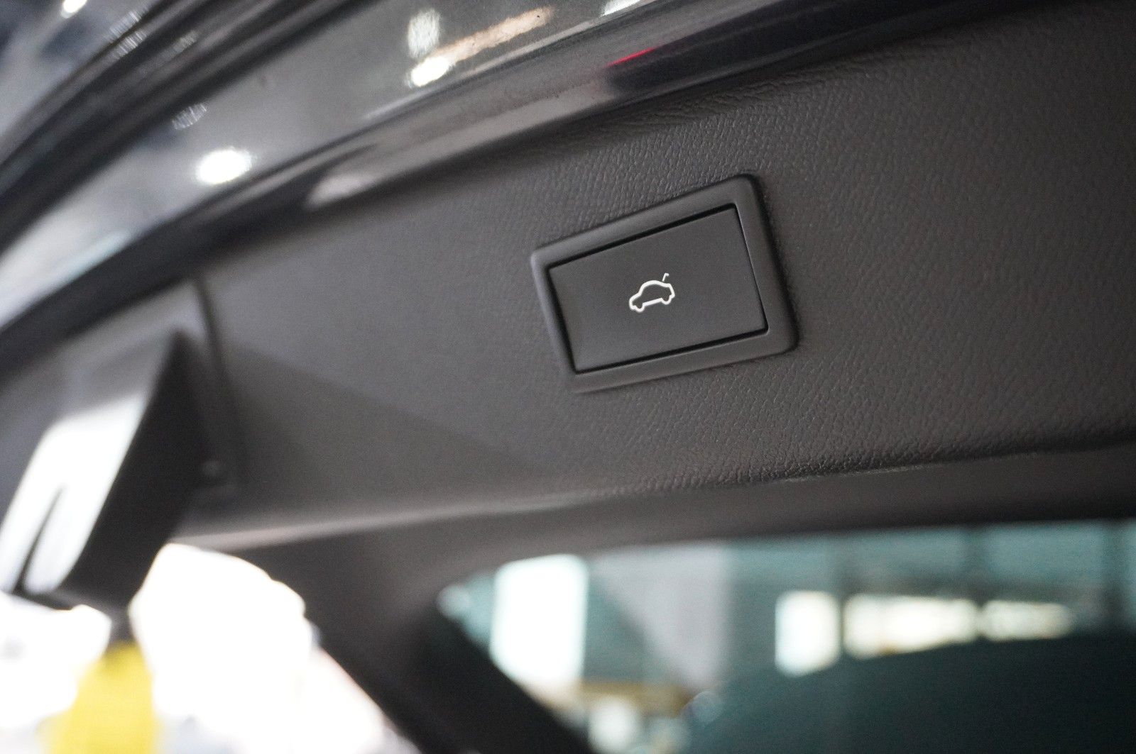 Fahrzeugabbildung SEAT Leon ST 1.0 E-TSI STYLE DSG NAVI/LED/KAMERA/DAB+