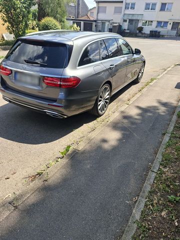 MERCEDES-BENZ Mercedes E220d Kombi Mercedes Scheckheft