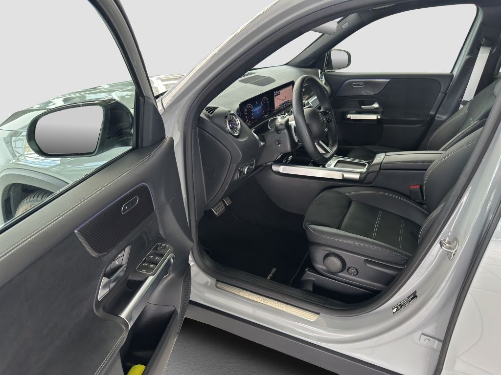 Fahrzeugabbildung Mercedes-Benz GLB 200 AMG*Night*LED*KeyLess*PDC*ParkAss*RFK