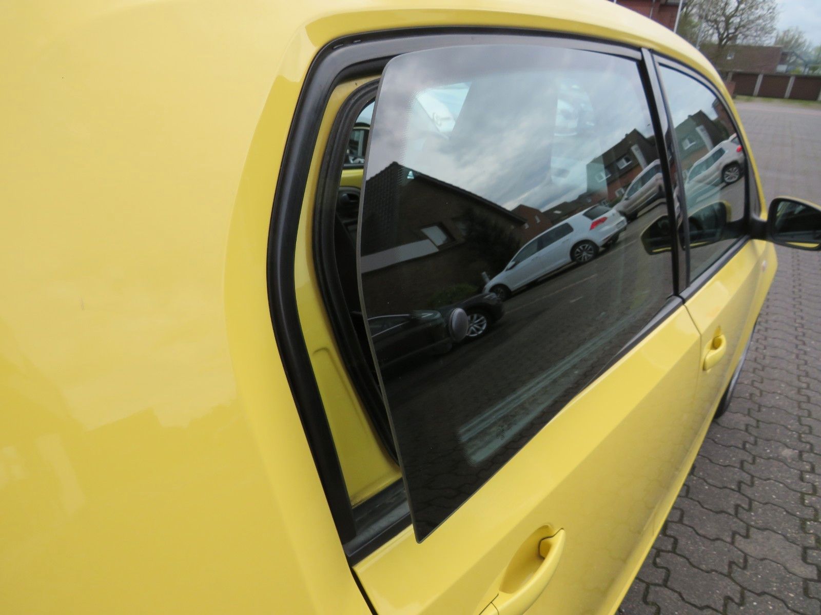 Fahrzeugabbildung SEAT Mii Style 4T SITZH MAPS&MORE PDC GRA