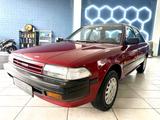 Toyota Carina 1.6 XLi Liftback - Toyota Carina mit Benzin-Antrieb