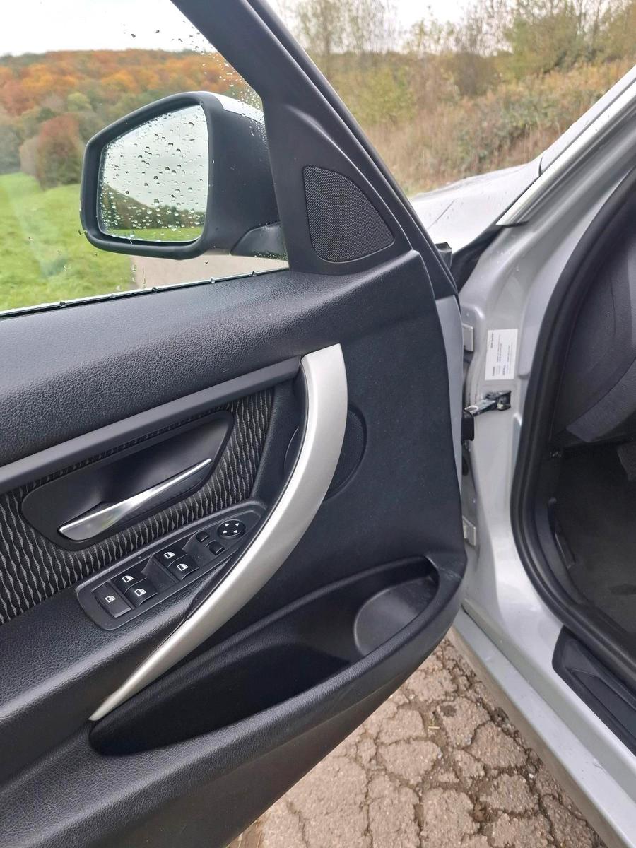 BMW 320 2013 — photo 12