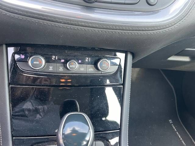Fahrzeugabbildung Opel GRANDLAND X 1.2 Turbo Innovation AT