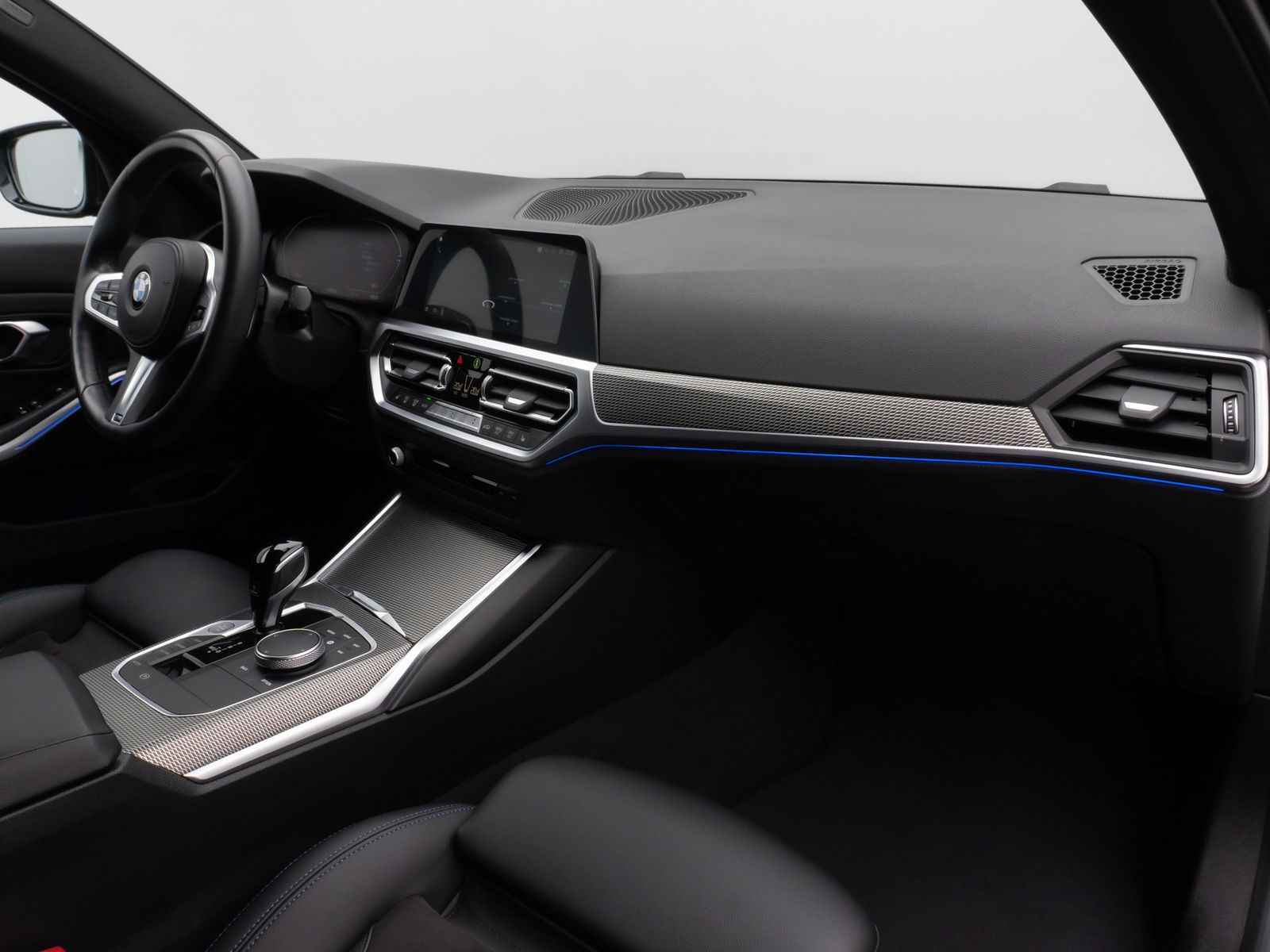 Fahrzeugabbildung BMW 320d M Sport DAB CockPitPro PDC Alarm AHK LED