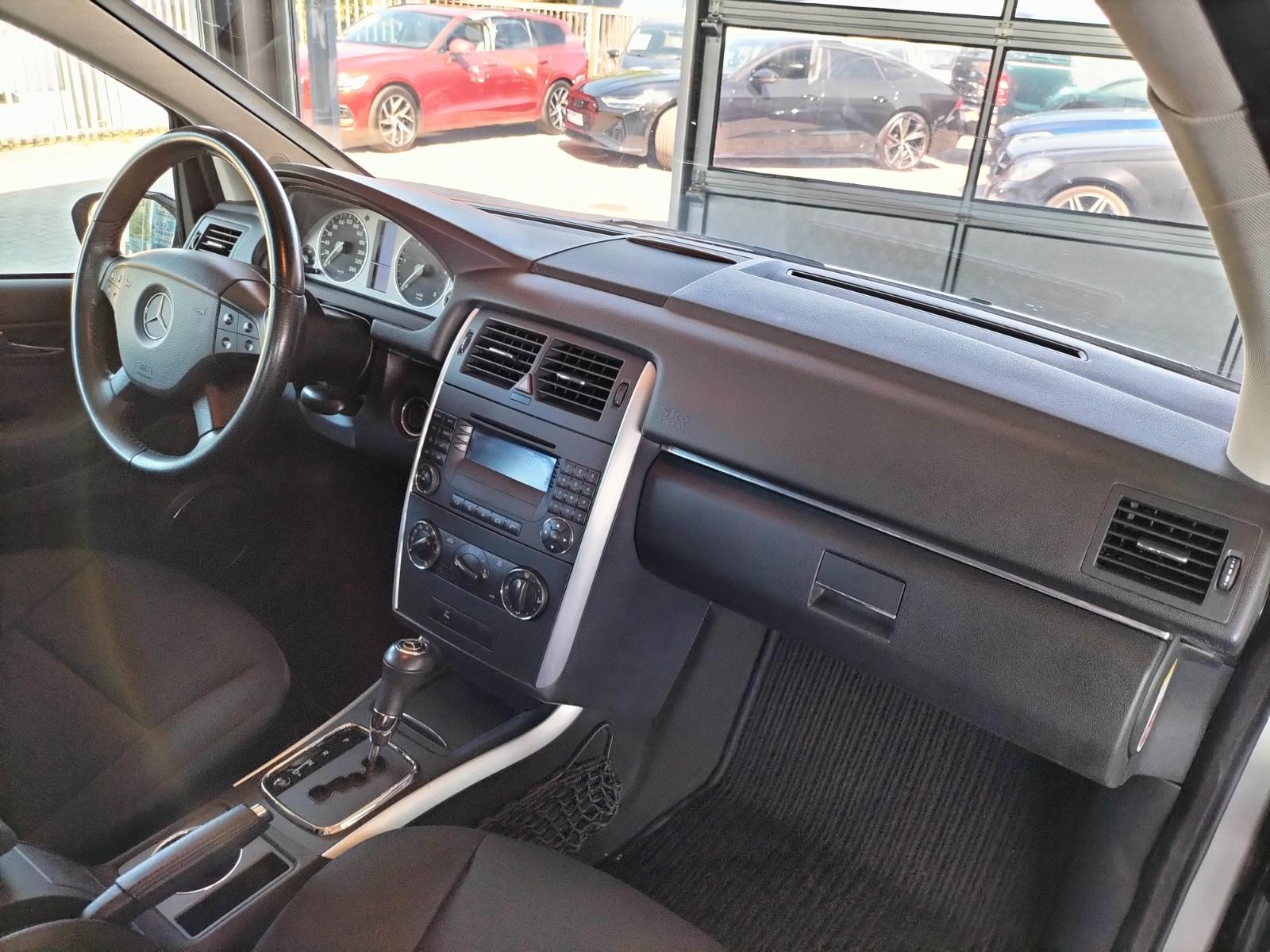 Mercedes-Benz B180 2006 — photo 8