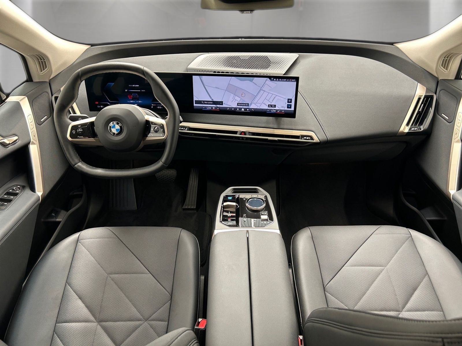 BMW iX - Bild 12