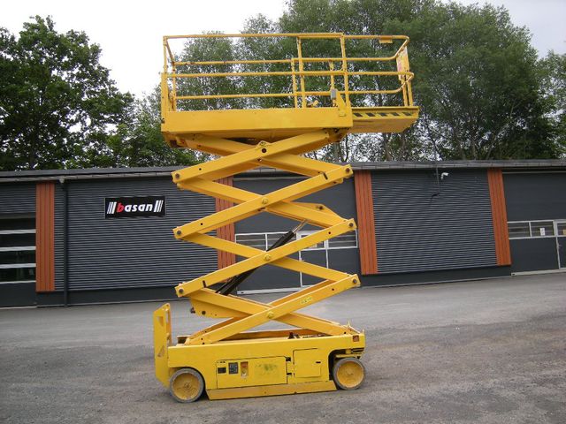 Genie GS 2632, Scherenarbeitsbühne Genie 10 m