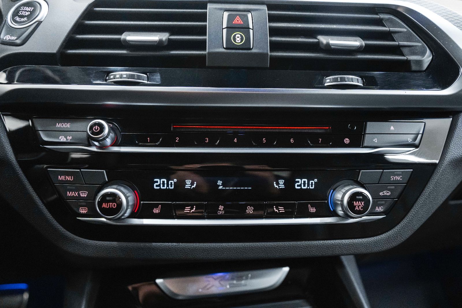 Fahrzeugabbildung BMW X3 Sdrive18D M-SPORT KAM NAV LED RDK LEDER TEMPO