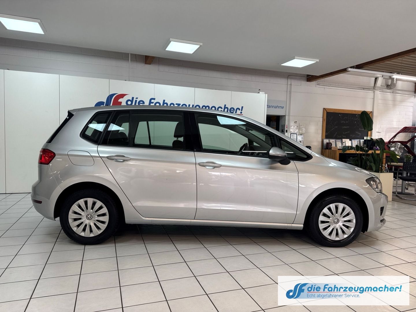 Fahrzeugabbildung Volkswagen Golf Sportsvan VII Trendline BMT Start-Stopp Spe