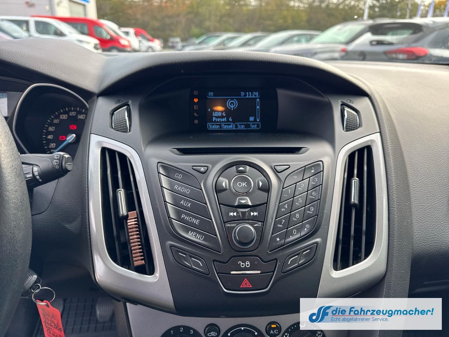 Ford Focus 2012 — photo 25