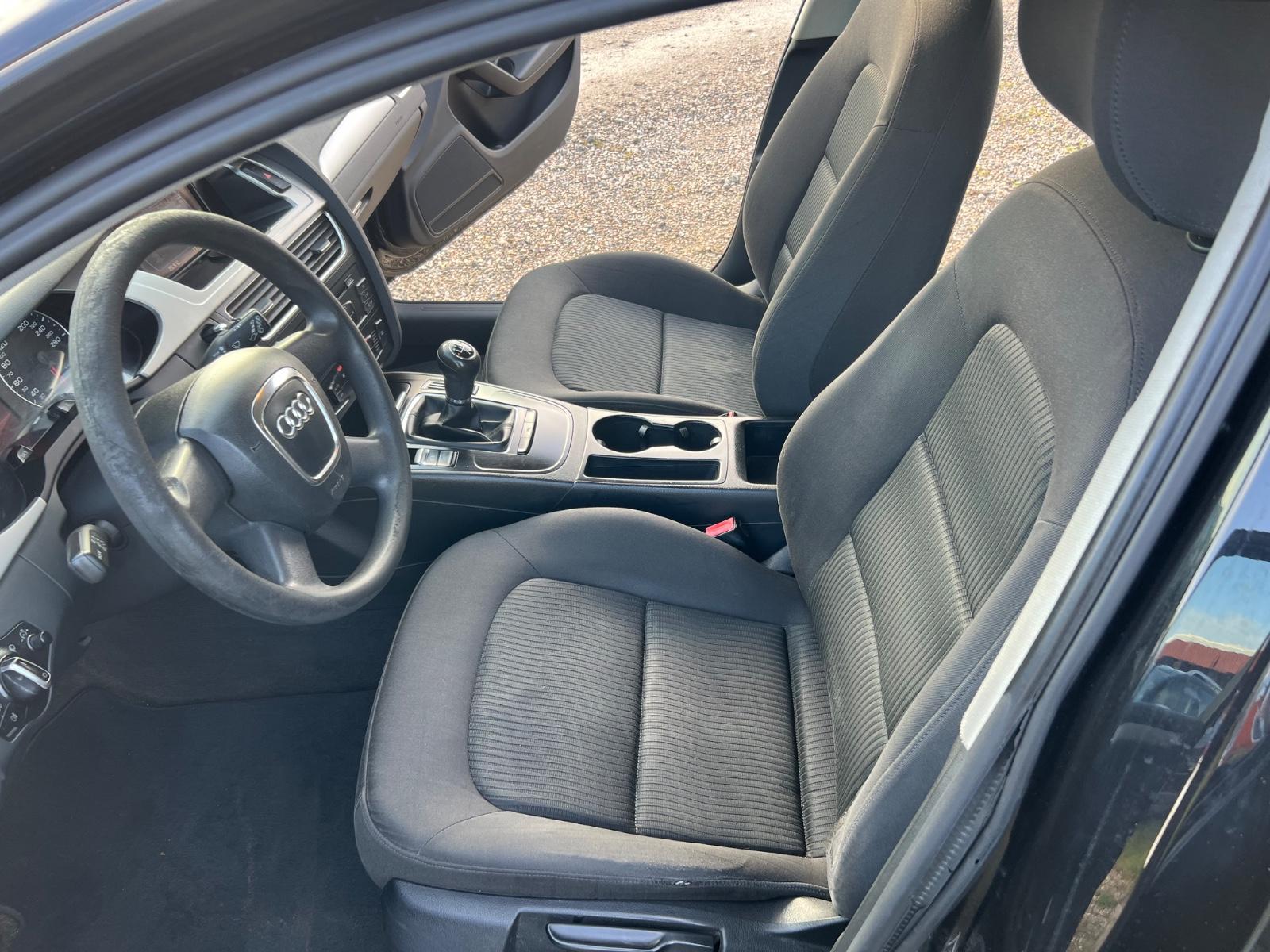 Audi A4 2011 — photo 30