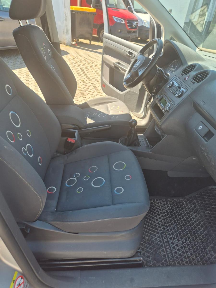 Volkswagen Caddy Roncalli Trendline 7 Sitzer " Benziner "
