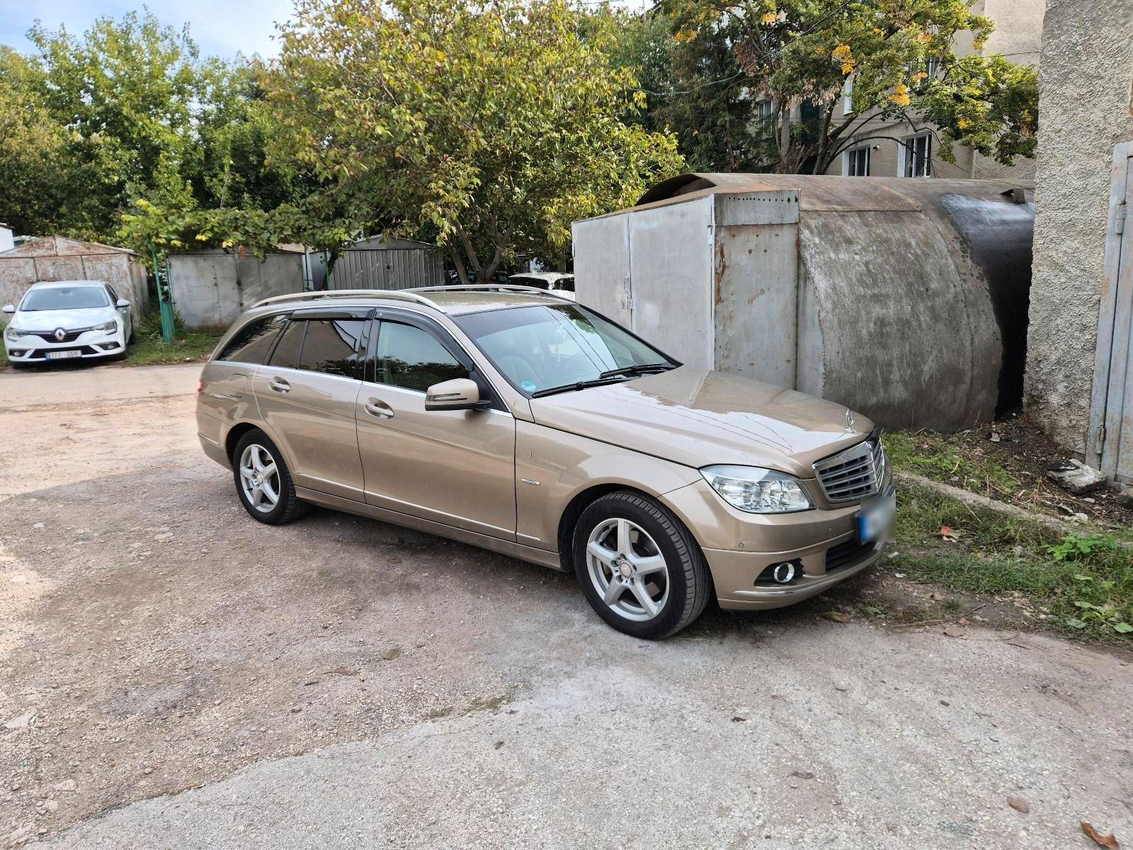 Mercedes-Benz C220 2008 — rear view