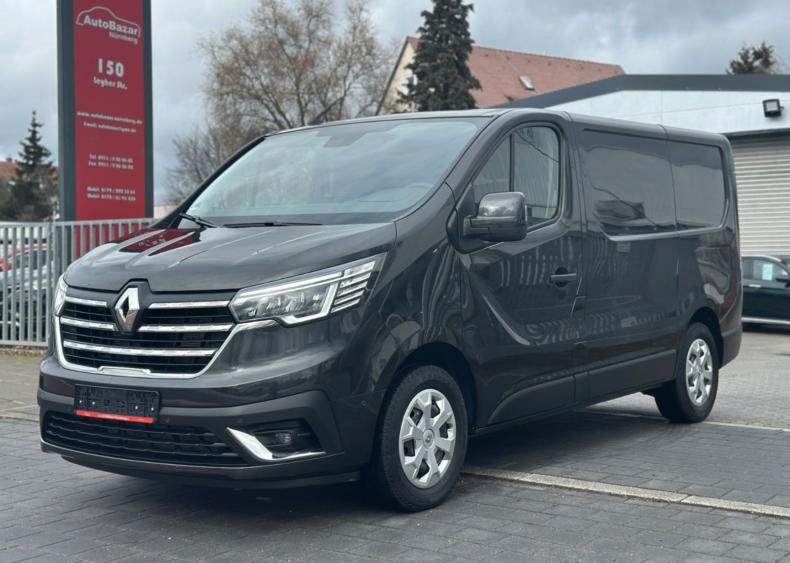 Renault Trafic - 1