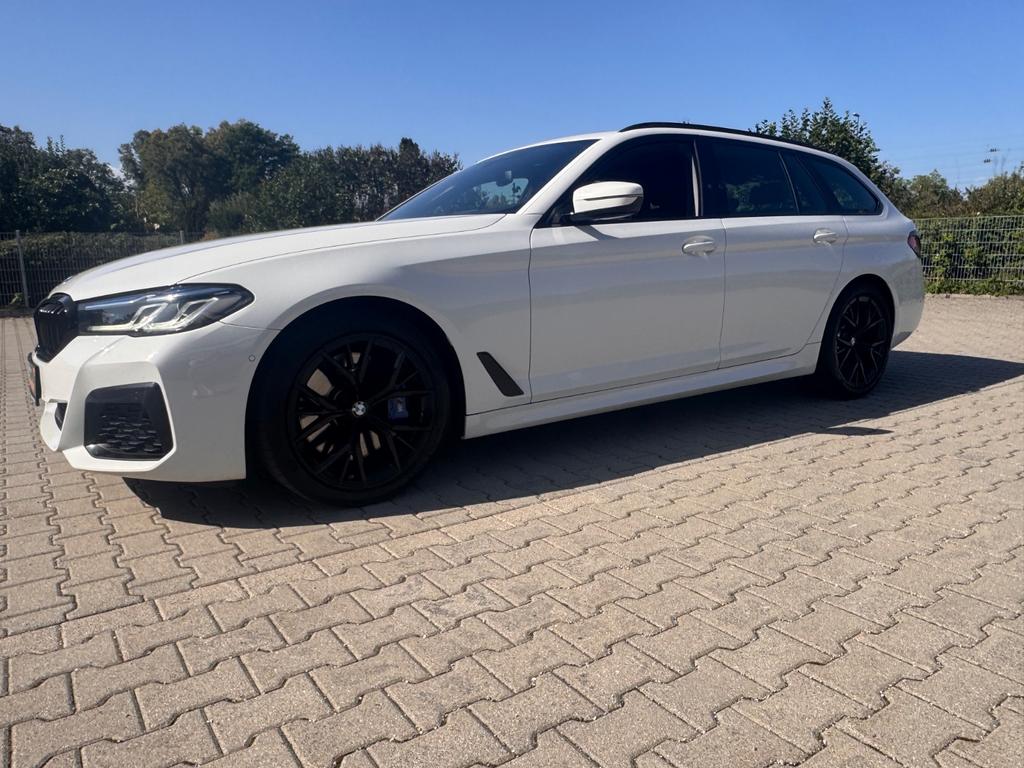BMW 530 d xDrive M Sport Laser Panorama AHK 2021