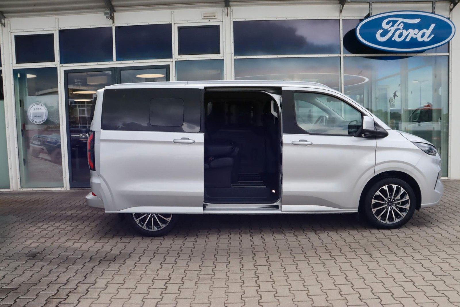 Ford Tourneo Custom Titanium X 320 L1 4x4 3,99%* AHK imagem 3