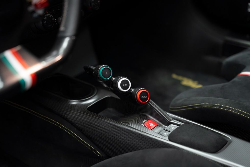488 Pista Coupe YELLOW FULL CARBON FIBRE - Bild 24