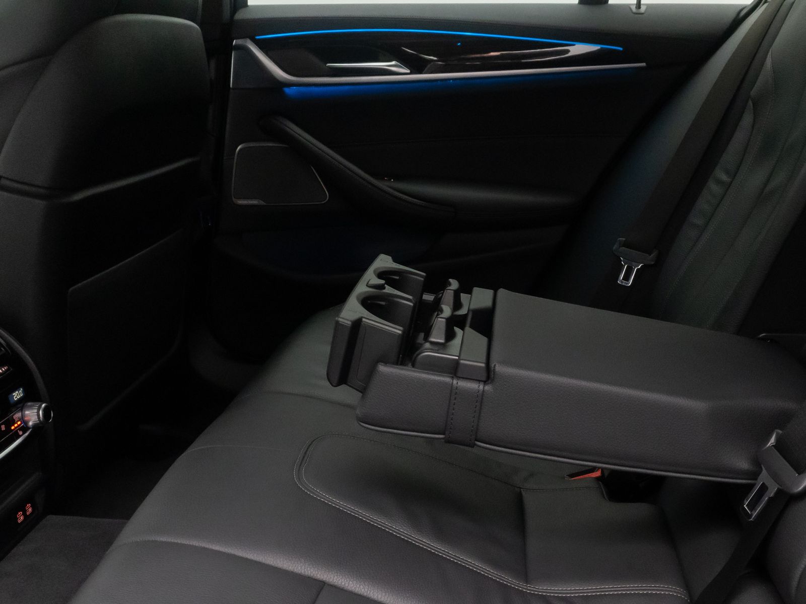 Fahrzeugabbildung BMW 530e Luxury Line HUD H/K DAB Laser Belüftung