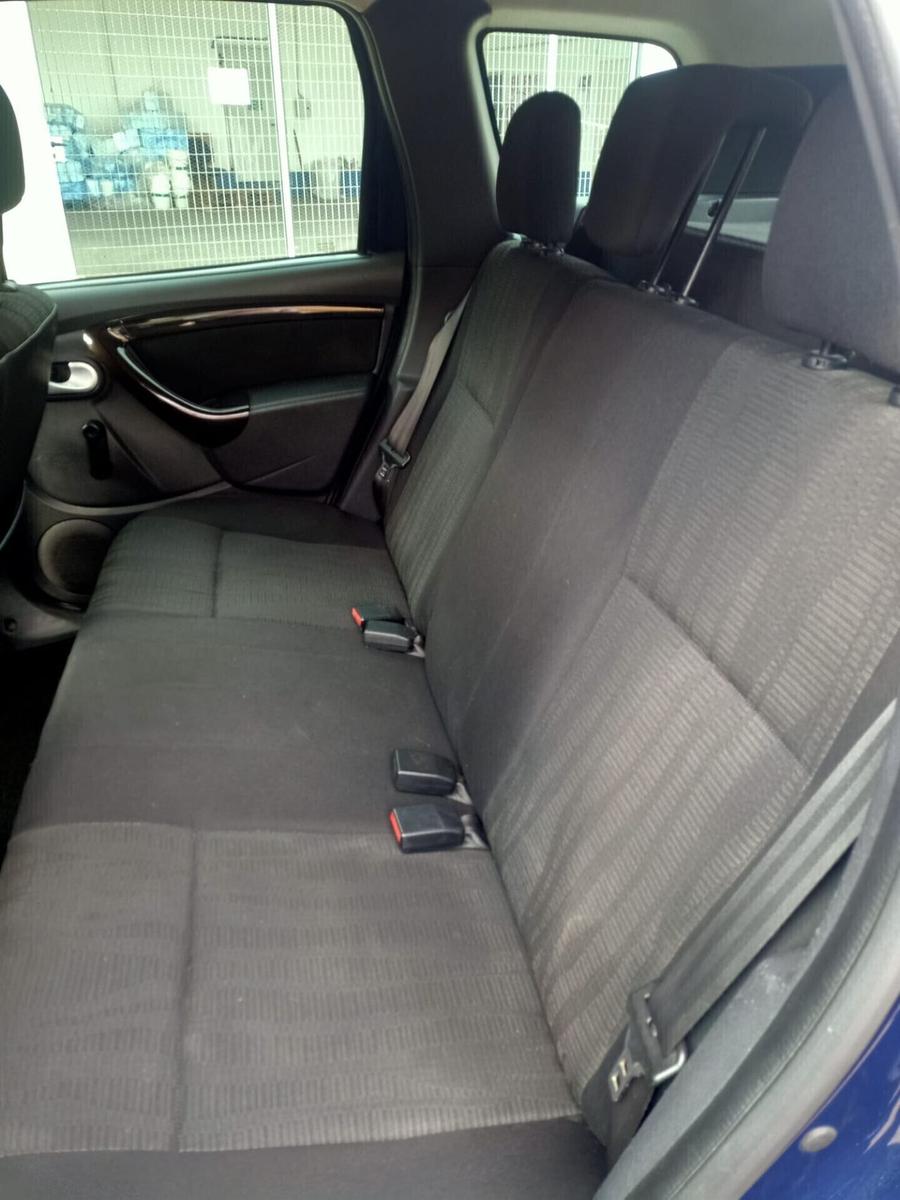 Dacia Duster 2012 — interior
