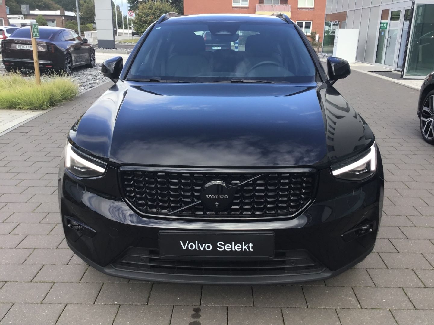Volvo XC40 B3 (Benzin) Plus Black Edition 360° Cam imagem 3
